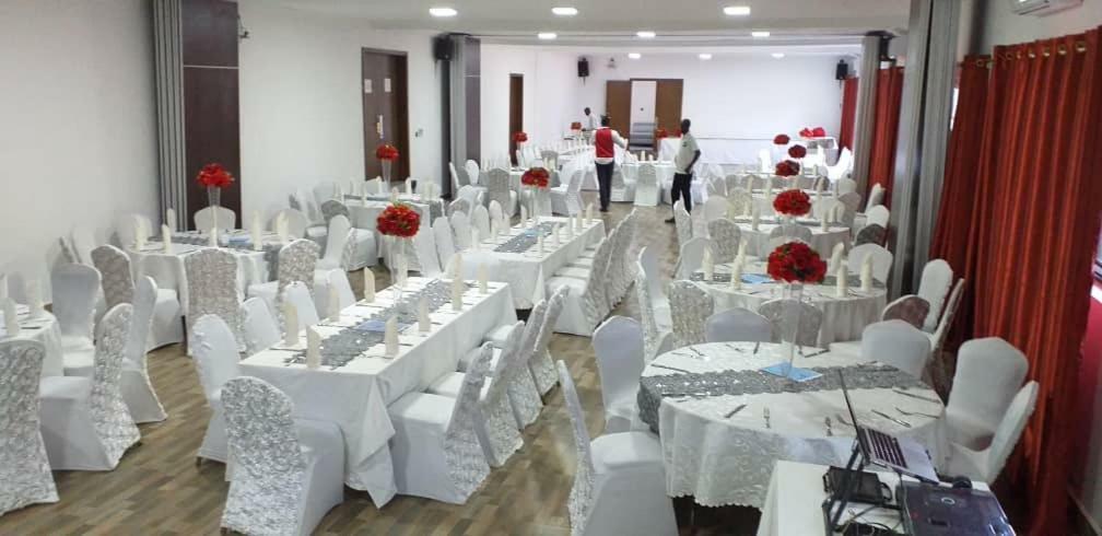 Metzy Residence Hotel Serrekunda Εξωτερικό φωτογραφία